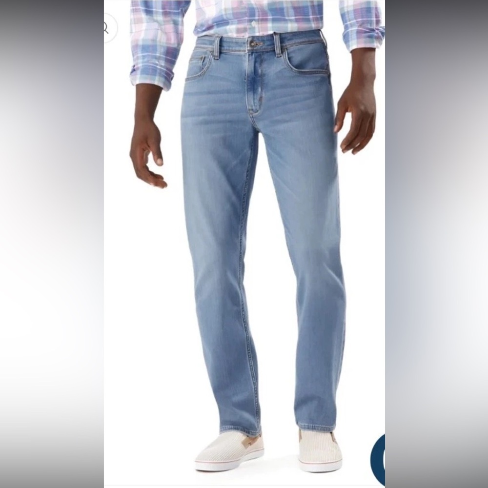 Tommy Bahama Light Indigo Wash Boracay Jeans 42x32